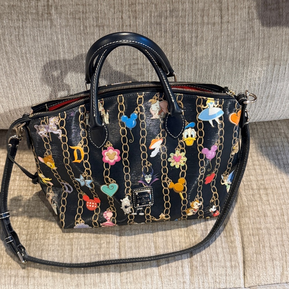 Dooney & Bourke Disney 11 x 13 character satchel with detachable strap black - Picture 10 of 12